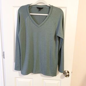 Banana Republic Women's Green V-Neck Top size M